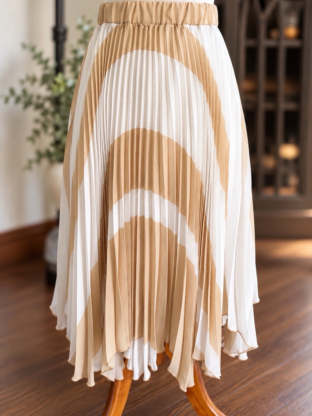 LIV Los Angeles Pleated Midi Skirt Ivory Tan Abstract Print Handkerchief Hem S